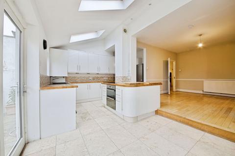 3 bedroom terraced house to rent, Bounds Green Road, London, N22