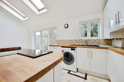 3 bedroom terraced house to rent, Bounds Green Road, London, N22