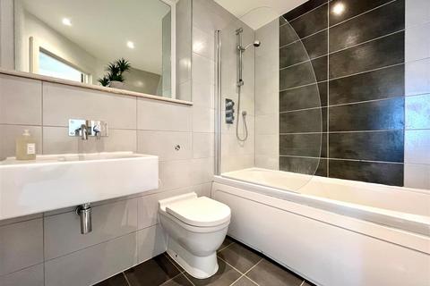 1 bedroom apartment to rent, I-Land, 41 Essex Street