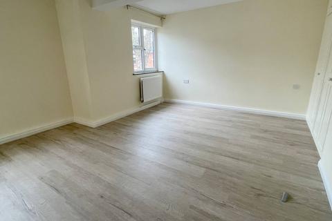 2 bedroom flat to rent, Clarendon Park, North Avenue