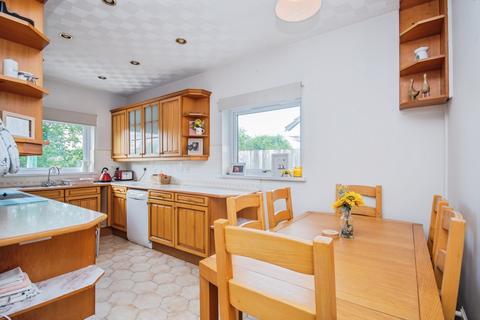 undefined, Clos Y Dderwen, Llanelli SA14