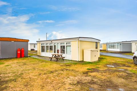 3 bedroom bungalow for sale, Carmarthen Bay Holiday Park, Carmarthenshire SA17