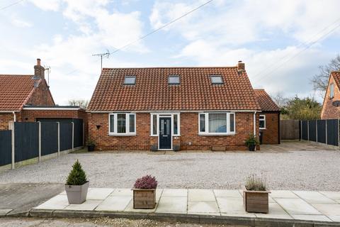 3 bedroom detached bungalow for sale, Brandon Grove, York, YO32