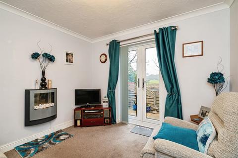 2 bedroom bungalow for sale, Waveney Court, Diss