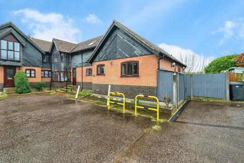 2 bedroom bungalow for sale, Waveney Court, Diss
