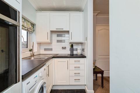 2 bedroom bungalow for sale, Waveney Court, Diss