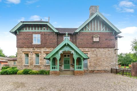 2 bedroom ground floor flat for sale, Beacon Lane, Grantham