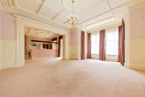 2 bedroom ground floor flat for sale, Beacon Lane, Grantham