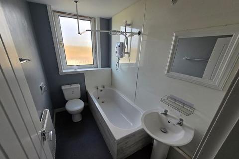 2 bedroom flat for sale, Bankhead Road (2FF and Coal Cellar), Bucksburn, Aberdeenshire AB21
