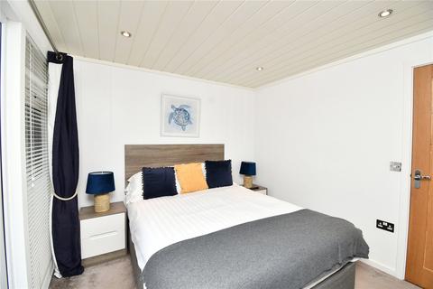 2 bedroom bungalow for sale, Fishguard Bay Resort, Pembrokeshire SA65
