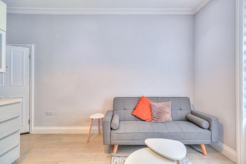 1 bedroom ground floor flat to rent, Balcombe Street, London, NW1