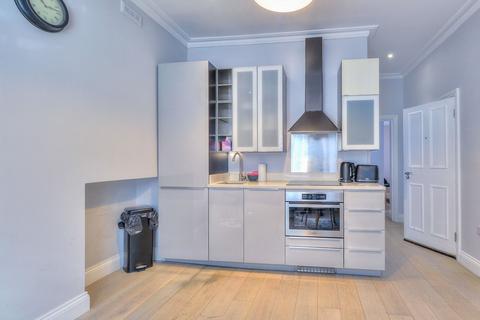1 bedroom ground floor flat to rent, Balcombe Street, London, NW1