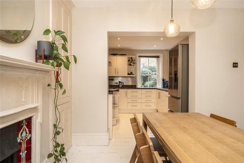 4 bedroom terraced house to rent, Arnold Road, Bow, London, E3