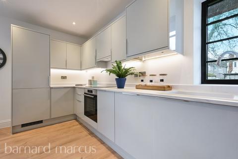 undefined, Barton Green, New Malden