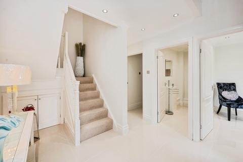 5 bedroom detached house for sale, Tudor Court, Pontarddulais SA4
