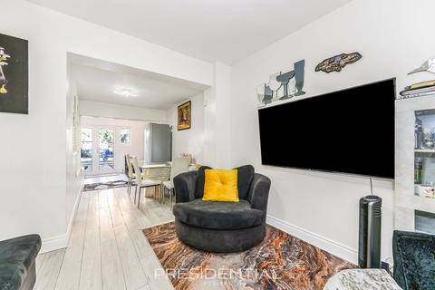 4 bedroom terraced house for sale, Blenheim Road, Walthamstow E17