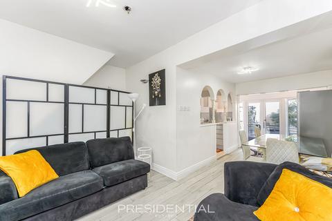 4 bedroom terraced house for sale, Blenheim Road, Walthamstow E17