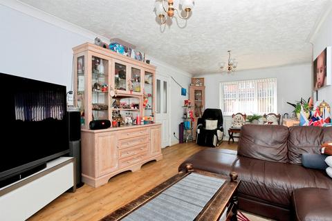 undefined, Tarrant, Peterborough
