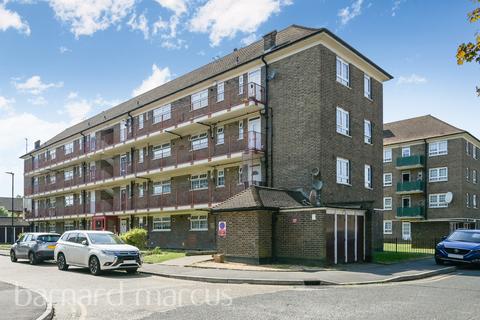 2 bedroom flat for sale, Sussex Road, Mitcham