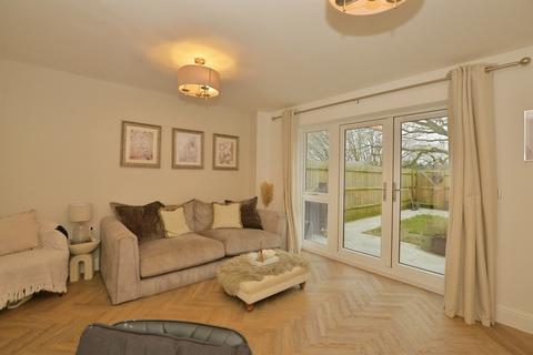 2 bedroom end of terrace house for sale, Ringlet Close, Kennington, ASHFORD