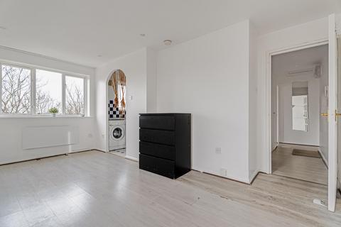 1 bedroom flat for sale, Streamside Close, London