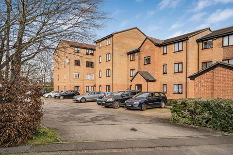 1 bedroom flat for sale, Streamside Close, London