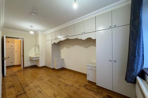 1 bedroom flat to rent, Constable Gardens, Edgware, HA8