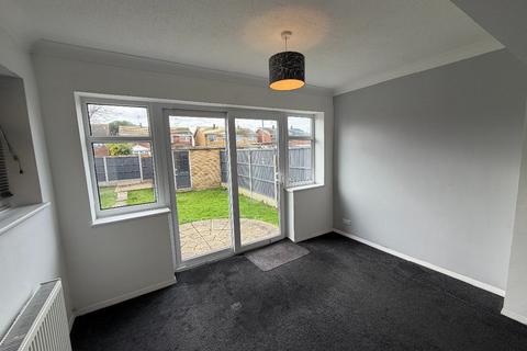 3 bedroom semi-detached house to rent, 19 Harvest Road, Canvey Island, Essex