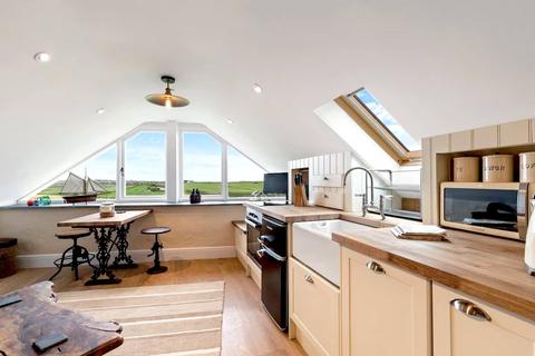 1 bedroom semi-detached house for sale, Whitesands, Haverfordwest SA62