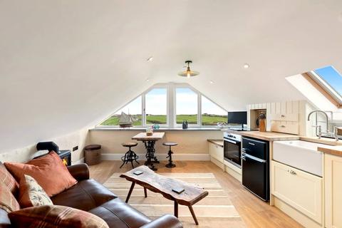 1 bedroom semi-detached house for sale, Whitesands, Haverfordwest SA62