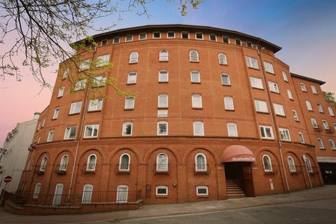 1 bedroom flat for sale, Market Street, Torquay