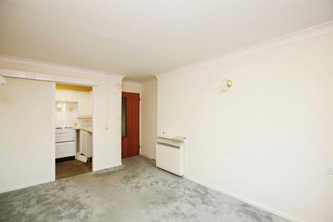 1 bedroom flat for sale, Market Street, Torquay