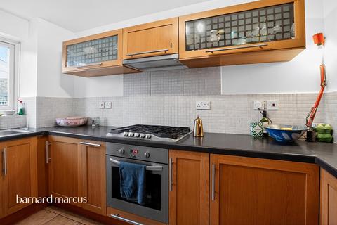 2 bedroom flat for sale, Bream Close, London