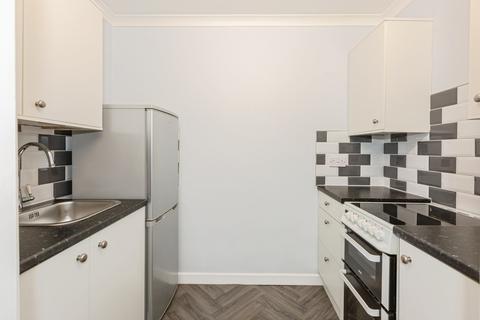 1 bedroom flat for sale, Parklands Court, Swansea SA2