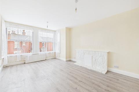 1 bedroom apartment to rent, Denton Road, East Twickenham