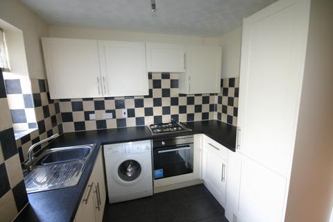 2 bedroom terraced house to rent, Longlands Court, Winslow, MK18