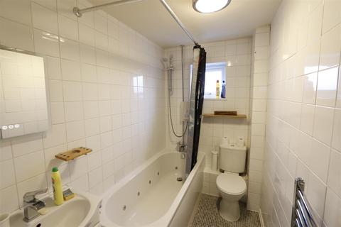 undefined, Southfields, Shefford