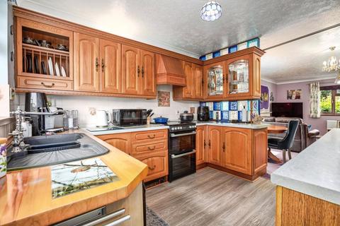 undefined, Clos Tawela, Lampeter SA48