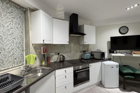1 bedroom flat for sale, 64 Gloucester Gardens, London W2
