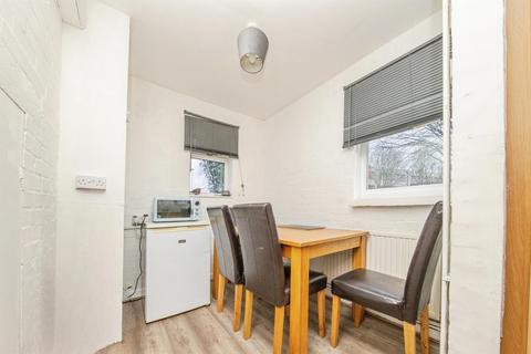 3 bedroom end of terrace house for sale, Hawthorn Avenue, Colchester