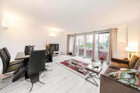 2 bedroom flat for sale, William Morris Way, London SW6