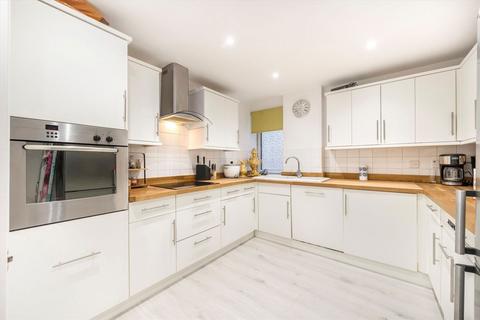 2 bedroom flat for sale, William Morris Way, London SW6