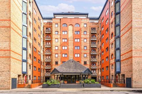 2 bedroom flat for sale, William Morris Way, London SW6