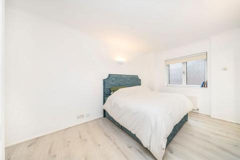 2 bedroom flat for sale, William Morris Way, London SW6