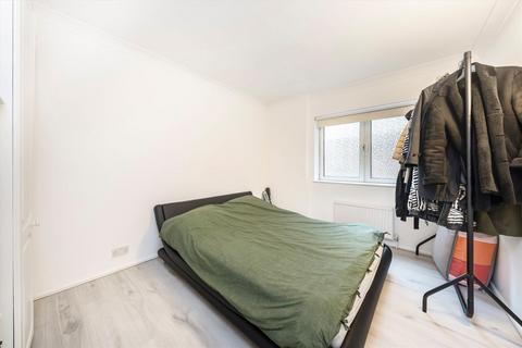 2 bedroom flat for sale, William Morris Way, London SW6