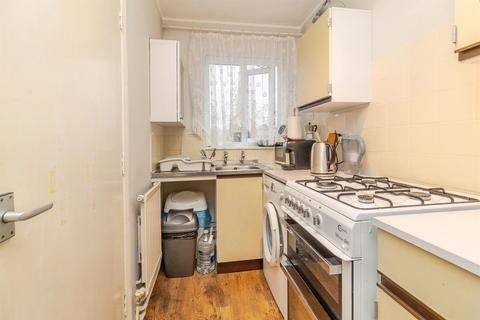 Studio for sale, Lichfield Down, Walnut Tree, Milton Keynes