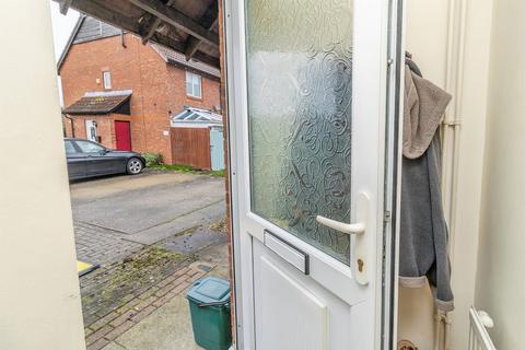 Studio for sale, Lichfield Down, Walnut Tree, Milton Keynes