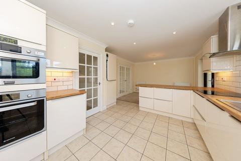 undefined, Clos Y Dderwen, Carmarthenshire SA17