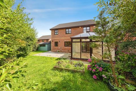 undefined, Clos Y Dderwen, Carmarthenshire SA17