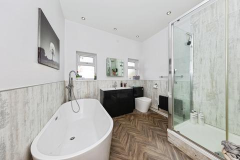 3 bedroom terraced house for sale, Bryn Road, Carmarthenshire SA15